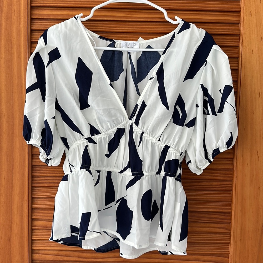 SIENNA SKY Navy and White Puff Sleeve V-Front Top